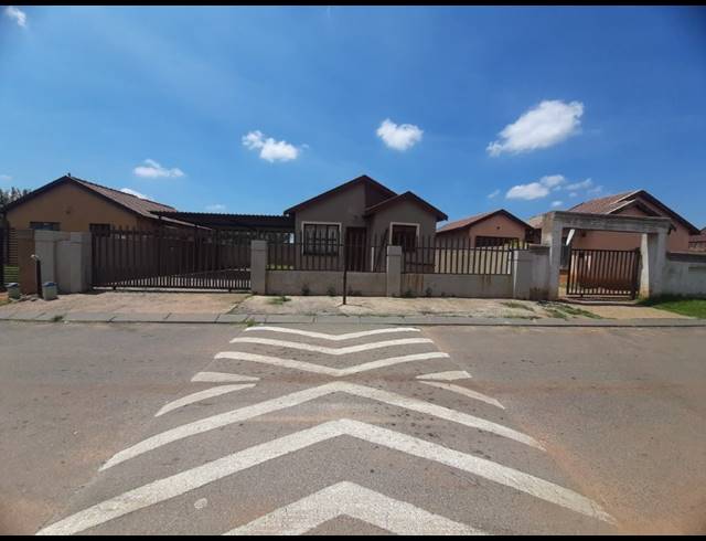 2 BEDROOM HOUSE FOR SALE IN PAYNEVILLE